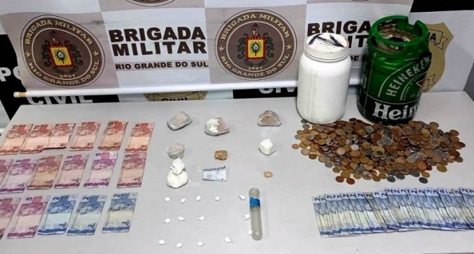 5º BPChq prende traficantes e  pelo porte ilegal de arma de fogo