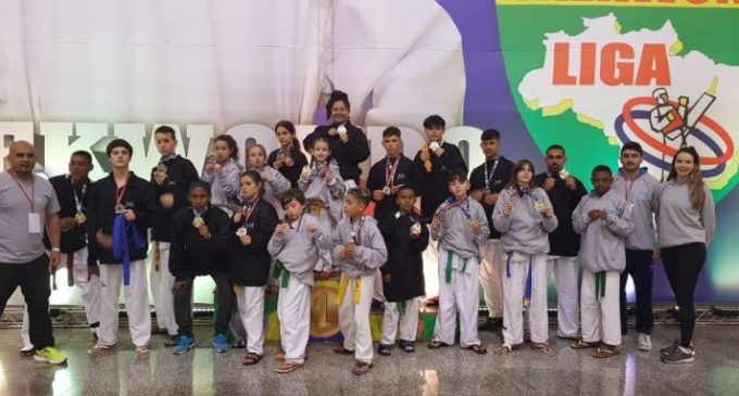 Alunos do Vida Ativa conquistam títulos da Copa América de Taekwondo