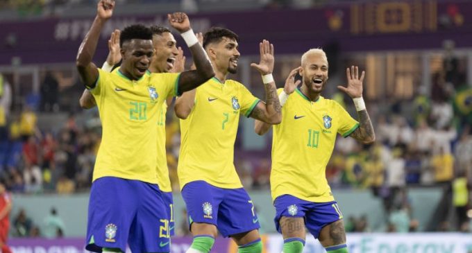 COPA DO MUNDO : No primeiro tempo, com chuva de gols, Brasil passa pela Coreia e pega a Croácia nas quartas