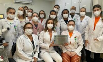 Laboratório do Hospital Escola recebe reconhecimento de excelência