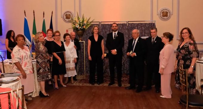 Prefeita Paula é patrona da reabertura do Caixeral – quinto clube mais antigo do Brasil