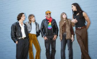 Maneskin lança single GOSSIP – feat com Tom Morello