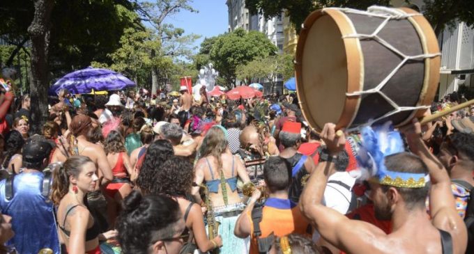 Carnaval não é feriado nacional e empresas não são obrigadas a oferecer recesso