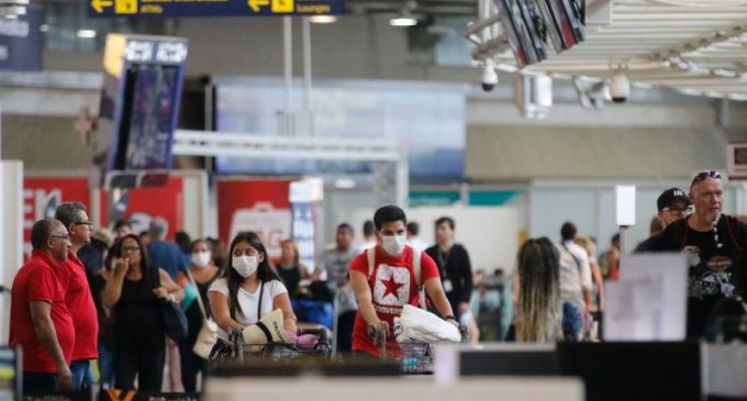 Anvisa derruba obrigatoriedade de máscaras em aeroportos e aviões