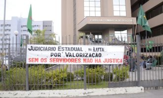 Servidores realizam apagão do Judiciário estadual nesta sexta-feira (31)