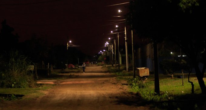 Vila Princesa e Sanga Funda recebem iluminação em LED