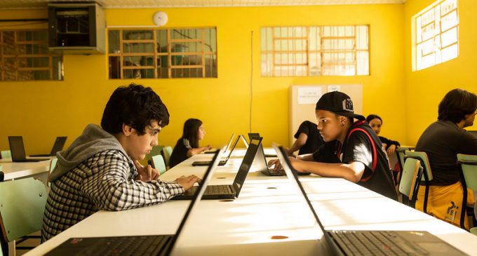 Escola Nossa Senhora de Lourdes recebe 25 novos notebooks