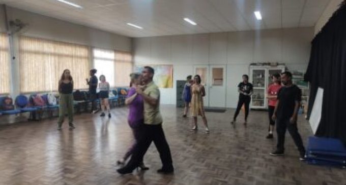 Projeto promove aulas de Dança de Salão gratuitas à comunidade