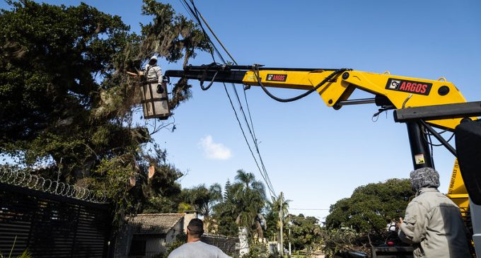 Prefeitura intensifica serviços de reparos após ciclone