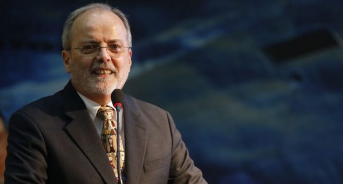 Professor Cesar Victora recebe medalha de Ordem Nacional do Mérito Científico em cerimônia no Palácio do Planalto