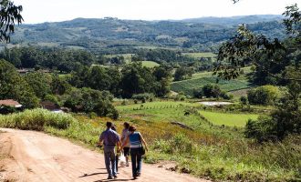 Projeto da UFPel investiga o pomerano e bilinguismo na região da Serra dos Tapes