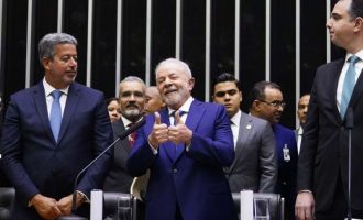 Lula libera R$ 5,3 bilhões em emendas PIX em meio à votação da reforma tributária