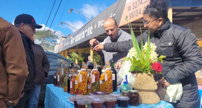 Feira Colonial de domingo no Morro Redondo