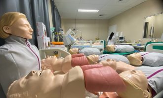 Centro de Simulação Realística do Hospital Escola completa um ano de funcionamento