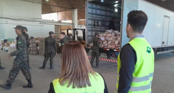 Ecosul doa cestas básicas e kits de higiene a famílias atingidas pelas enchentes