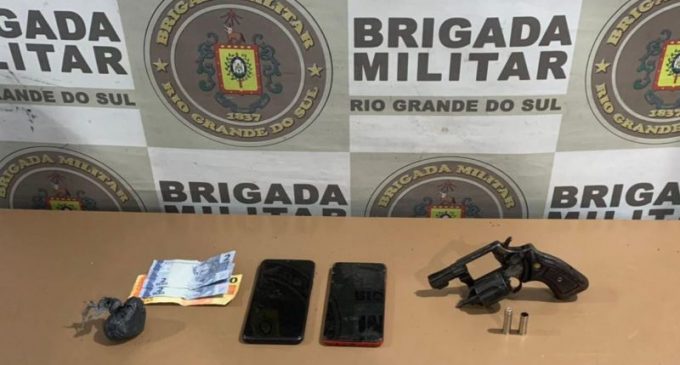 Brigada Militar prende homem por roubo a pedestre nesta madrugada em Pelotas