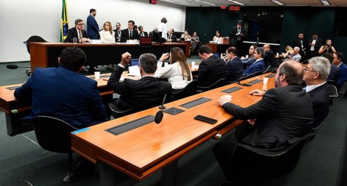 Parlamentares destinam R$ 4 bilhões em emendas de bancada para Fundo Eleitoral