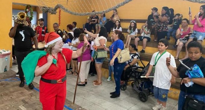 Ação da Ecosul entrega presentes de Natal em escolas e entidades de Pelotas