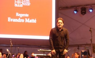 Evandro Matté palestra sobre como a gestão de uma orquestra pode ser aplicada no ambiente corporativo