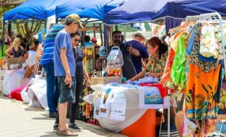 Feira de artesanato é atração no Laranjal