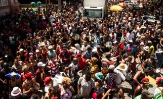 Carnaval de rua já começou em Pelotas