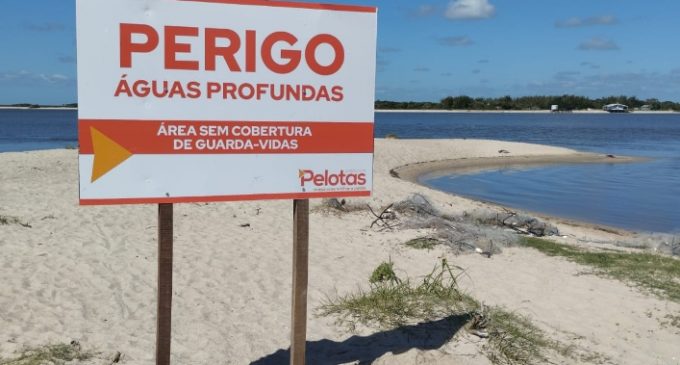 Defesa Civil sinaliza áreas de profundidade no Pontal de Barra