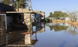 Enchentes ameaçam a existência de negócios no RS, alerta Abrasel