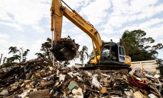 Área de armazenamento no Laranjal recebe 430 cargas de entulhos