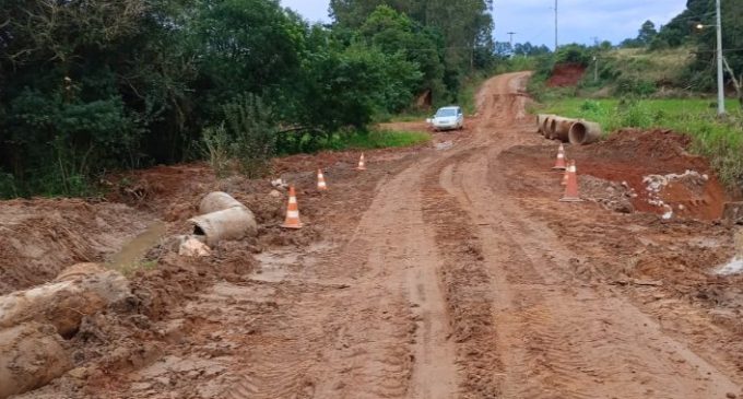 Estrada Capão do Almoço recebe manutenção