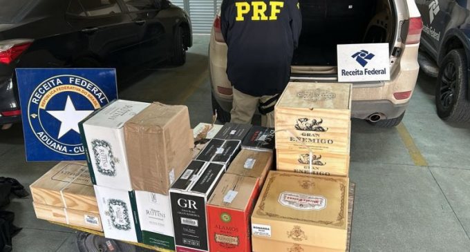 Operação conjunta da Receita Federal em Pelotas e PRF apreende veículo com carga de vinhos argentinos