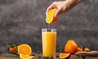 Pesquisa revela impacto positivo do consumo prolongado de suco de laranja na saúde intestinal