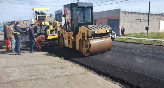 Começa a pavimentação asfáltica na rua Gervásio Alves Pereira