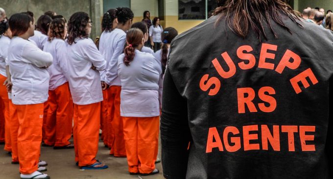 STF retoma julgamento sobre legalidade de revista íntima nos presídios