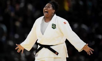 Judoca Beatriz Souza conquista o primeiro ouro brasileiro em Paris