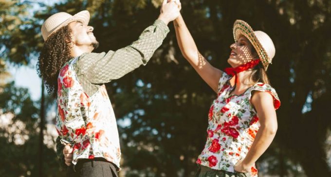 Companhia de Danças Brasileiras Abambaé vai representar o Brasil no Festival Internacional Danzpare