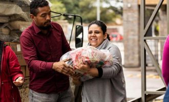 Prefeitura entrega doações a 113 famílias atingidas pela enchente