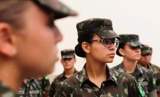 Mulheres poderão se alistar no serviço militar aos 18 anos