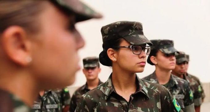 Mulheres poderão se alistar no serviço militar aos 18 anos