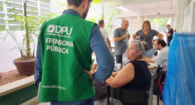 DPU leva atendimento jurídico a afetados pela enchente em Pelotas