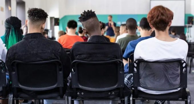 Investimento público em educação cai no Brasil entre 2015 e 2021