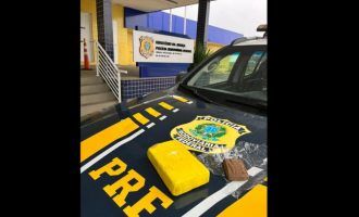 PRF prende traficante transportando cocaína em carro de transporte por aplicativo em Pelotas