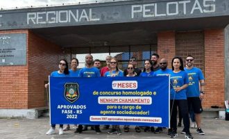 Aprovados no concurso da FASE manifestam em frente ao CASE/Regional Pelotas em busca do chamamento