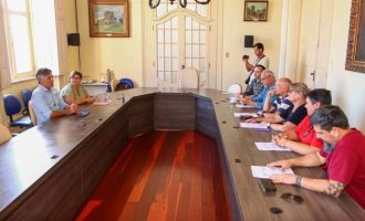 Prefeito recebe integrantes do SIMP