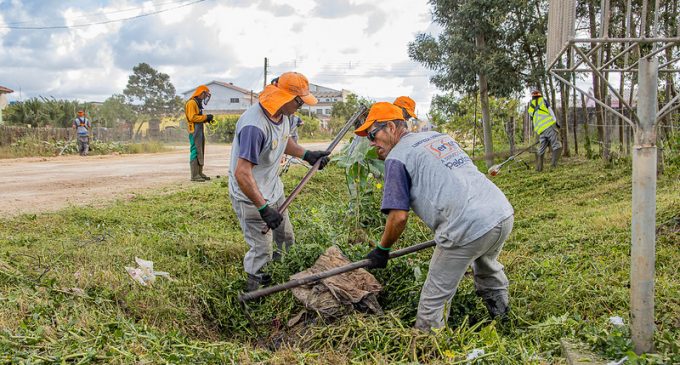 Mutirão de limpeza da Prefeitura chega à Colônia Z3
