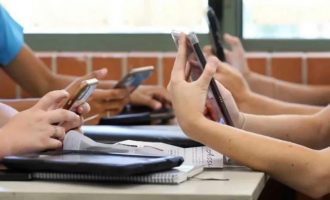 Volta às aulas sem celular: saiba como vai funcionar a nova lei