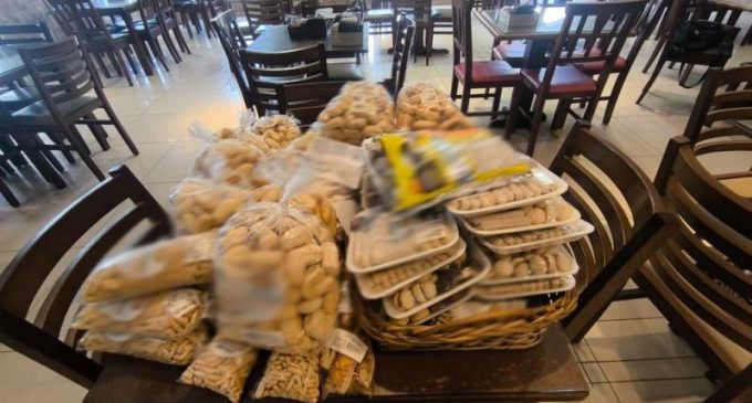 Fiscalização interdita padaria e restaurante na Praia do Laranjal