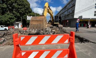 Conserto de rede na Floriano com Santa Tecla está em andamento