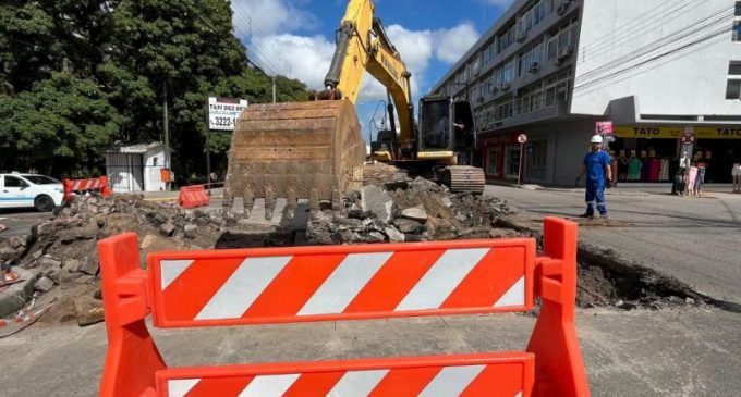 Conserto de rede na Floriano com Santa Tecla está em andamento