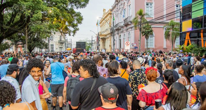 Confira o que funciona no feriadão de Carnaval
