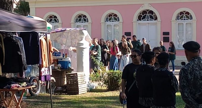 Feira de Adoção de Cães atrai público ao Parque da Baronesa